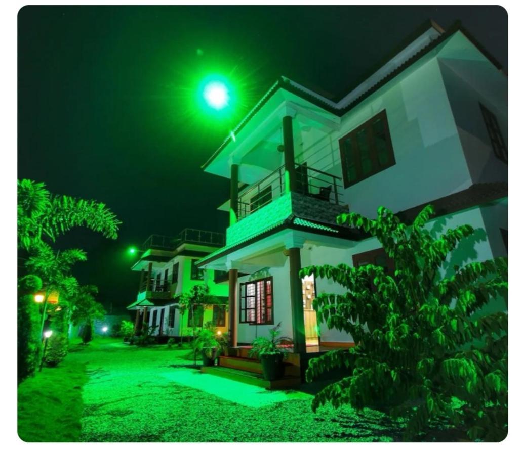 Three Roots Holiday Home Resort スルタン・バザリー エクステリア 写真